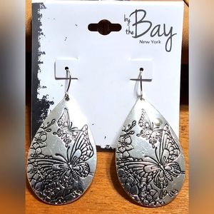NWT BY THE BAY BUTTERFLY EARRINGS